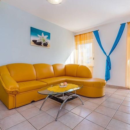 Apartment Ellis Premantura Ngoại thất bức ảnh